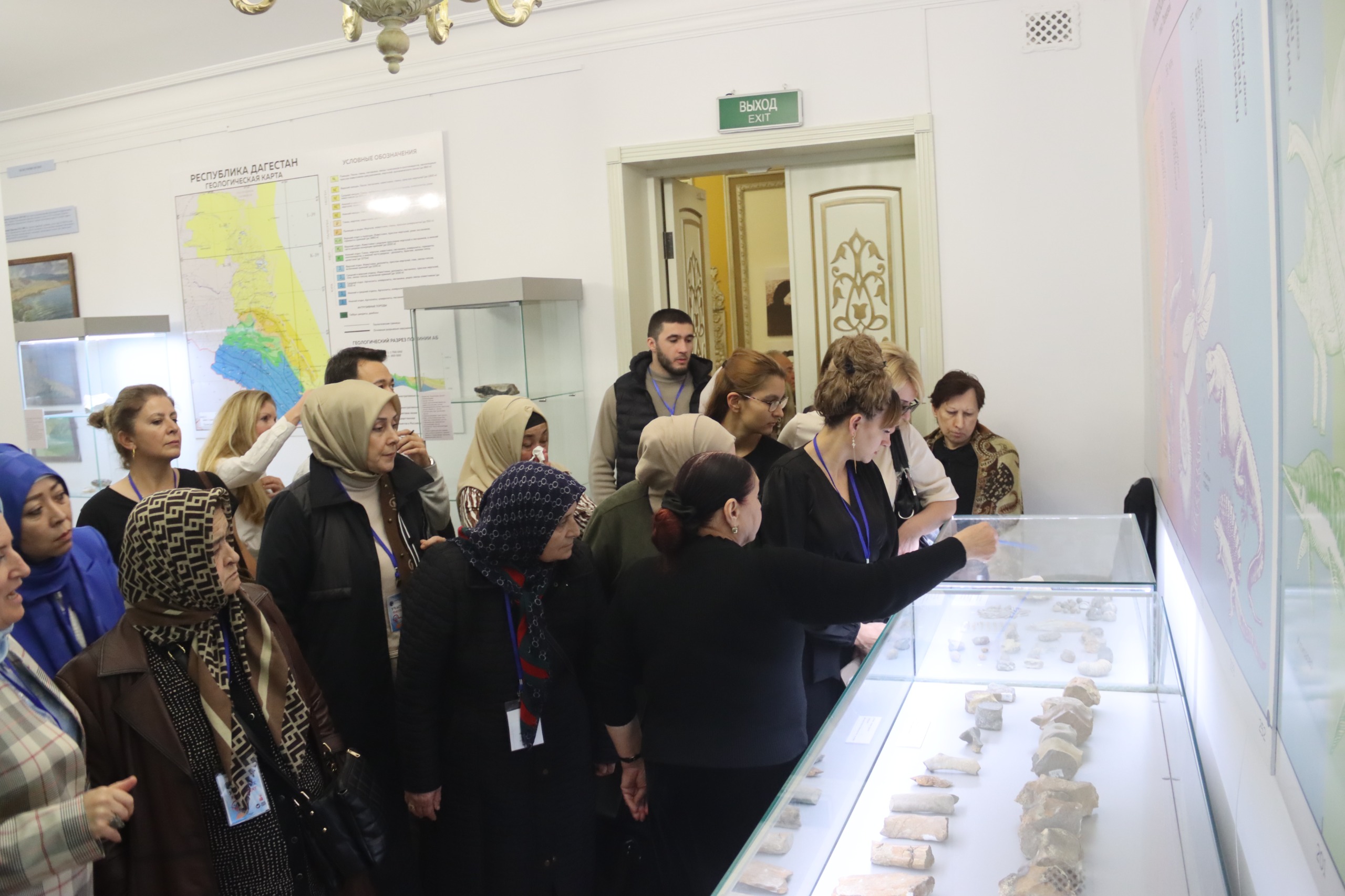 Знакомство с культурным наследием Дагестана. Экскурсия для соотечественниц из-за рубежа прошла в Махачкале